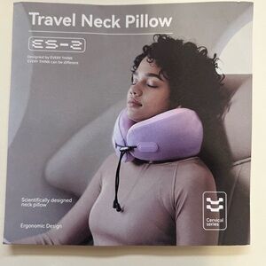 Everythink Travel Pillow with Bag-New, never used